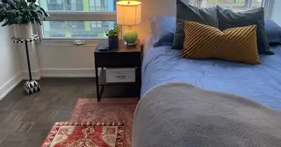 Furnished private room in a shared unit at Bathurst/Lakeshore available September 1. All inclusive,...