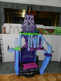 CHATEAU MONSTER HIGH