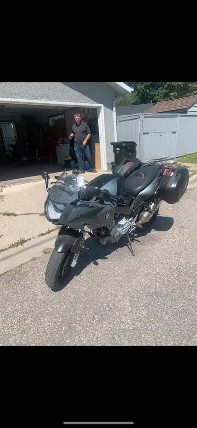 This is a used 2010 BMW F800ST, a versatile and reliable sport-touring motorcycle with 31,302 kilome...