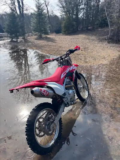 looking to trade for a 450, I am trying to upgrade. Great condition roughly 90 hours on it has a aft...