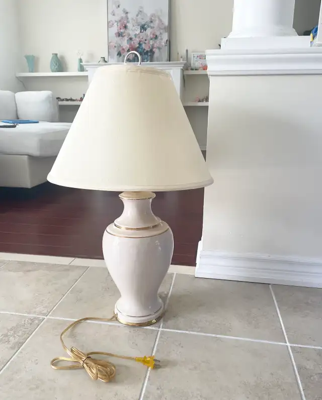 Table Lamp – Works Well in Indoor Lighting & Fans in Markham / York Region - Image 2