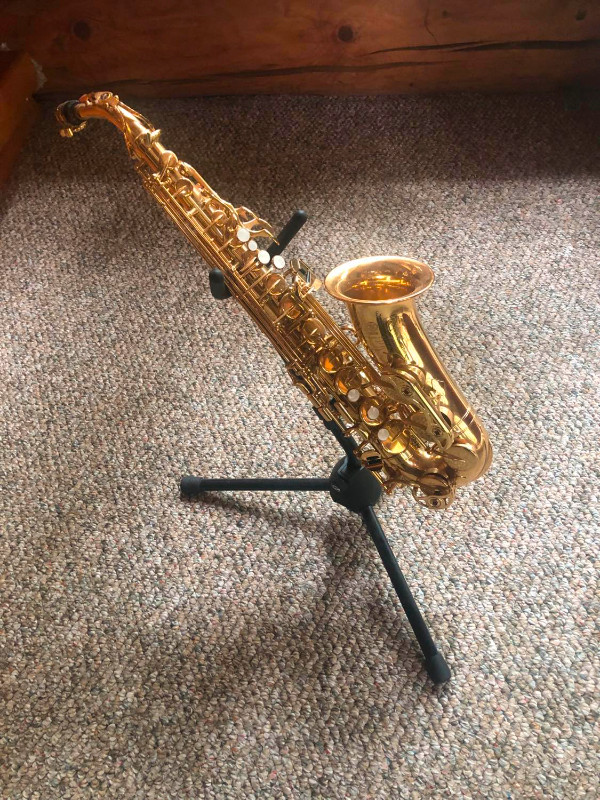 Yamaha Alto Saxophone- Like new* in Woodwind in Revelstoke