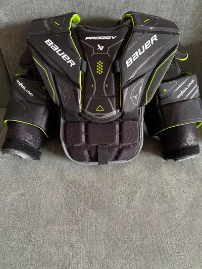 Bauer S24 Prodigy Youth Goalie Chest & Arm Protector – S/M – VGC, View more