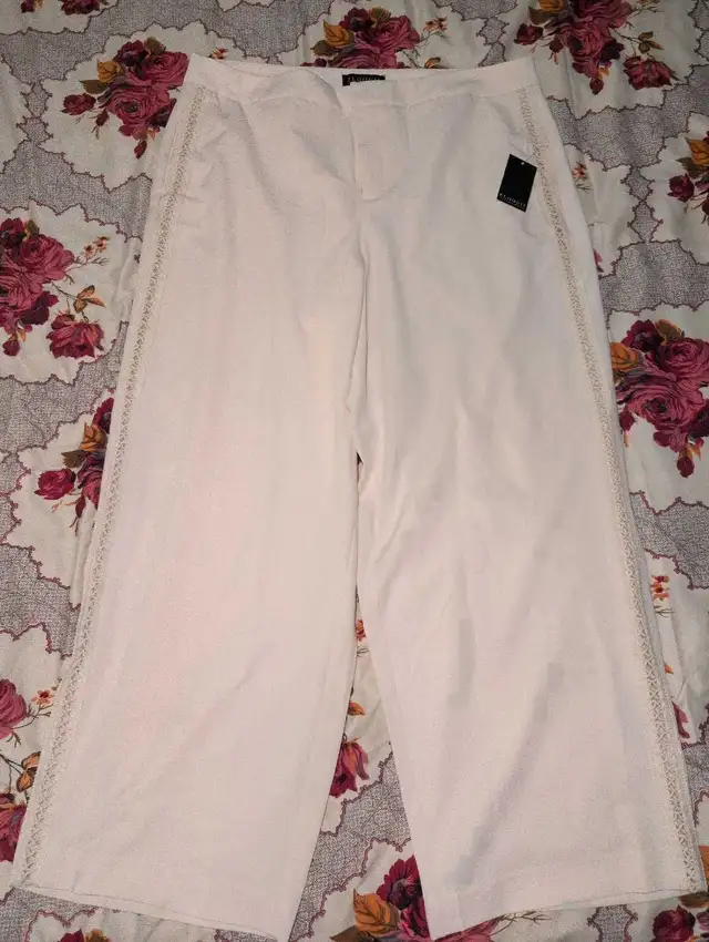 Eloquii Wide Leg Pants in Women's - Bottoms in City of Toronto - Image 2