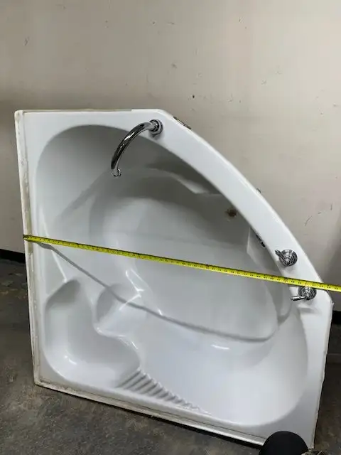 Jacuzzi tub - Jacuzzi Canada - Stellaria in Other in Calgary - Image 7