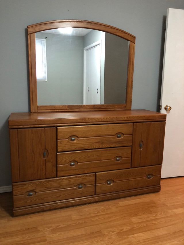 Oak dresser with mirror  in Dressers & Wardrobes in Moncton - Image 2