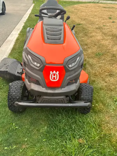 Husqvarna TS146xk ride on mower, View more
