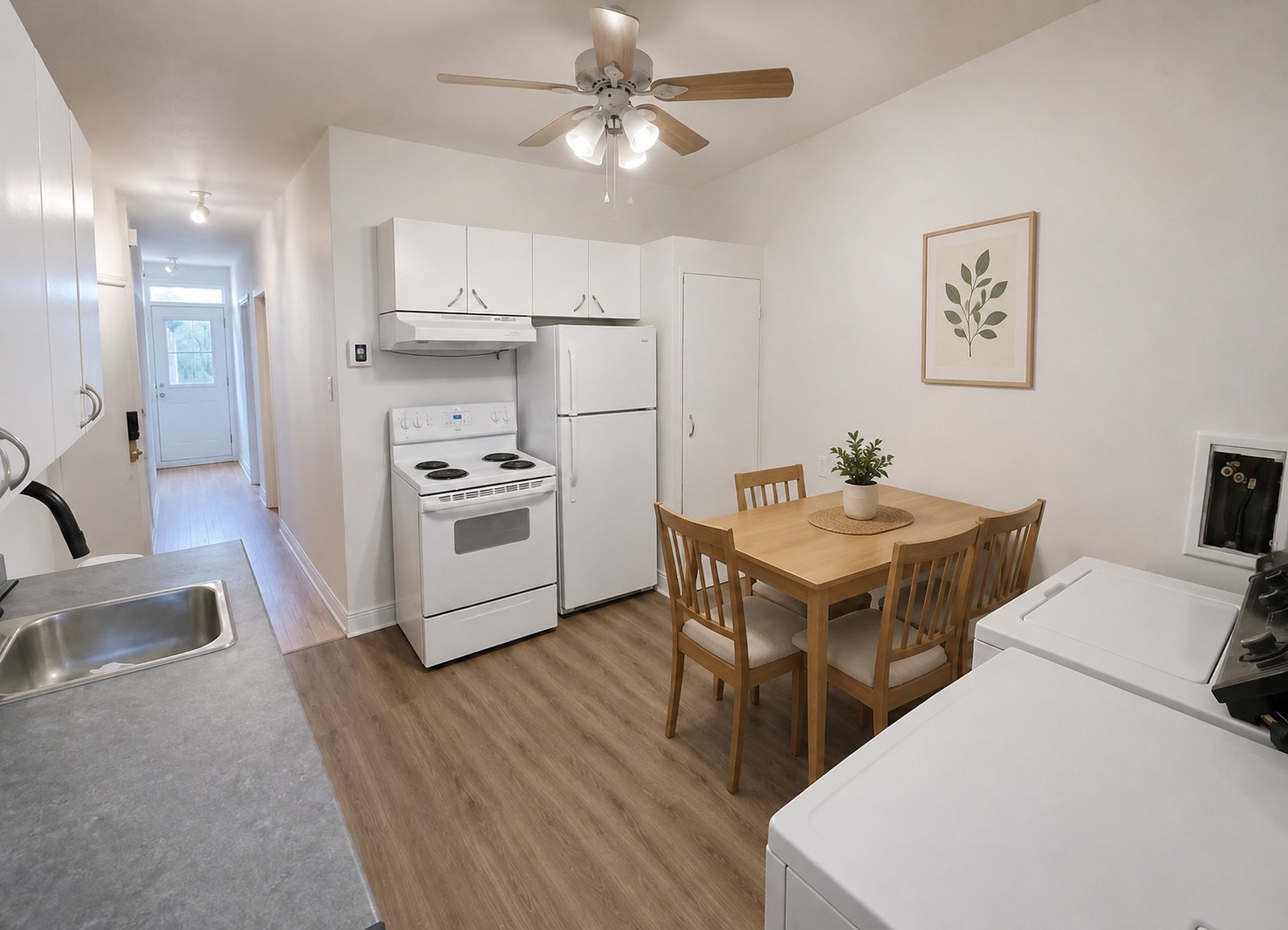 1 bedroom, 4 minutes walk from metro, 3rd floor, pet friendly — photo 2