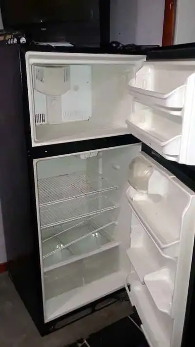 Frigidaire 15 cubic foot CLEAN 2 yrs I can deliver, View more