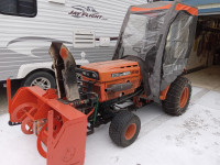 Kubota B6200 HST tractor