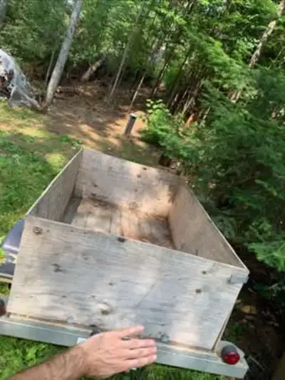 Bonjour, Je vends ma remorque car je n’en ai plus l’utilité Volume utile 4 pi large x 7 pi long x 2p...