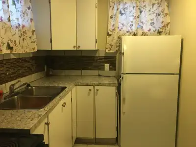 This fully furnished two bedroom suite with utilities is near to all amenities like schools, daycare...
