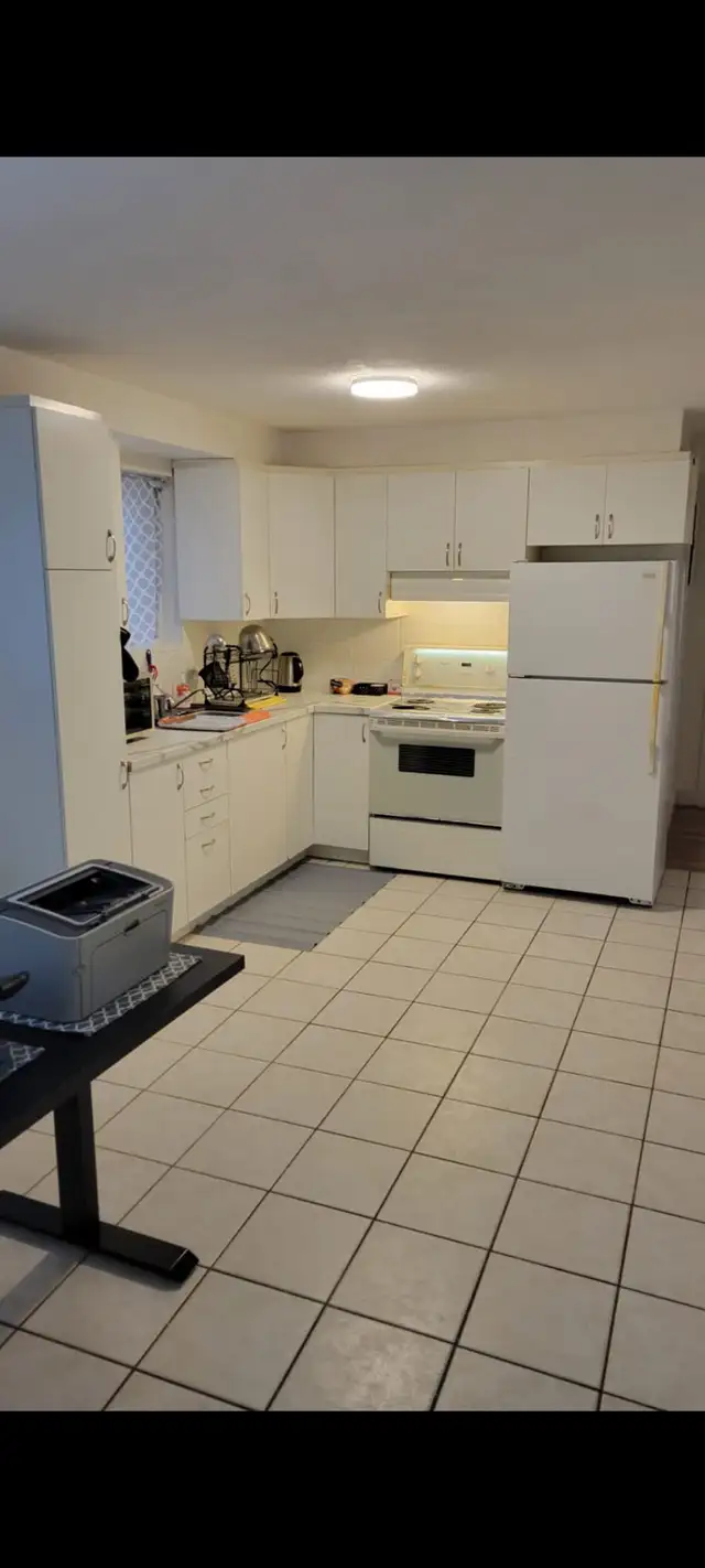 3½ Saint-Laurent – 1280$ – métro – 1 avril