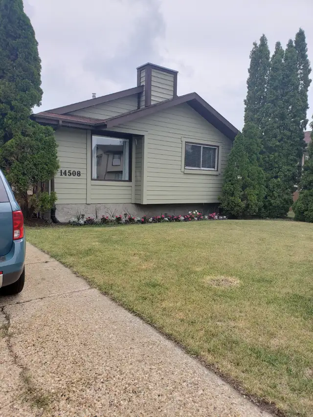 Renovated 3 bedroom bungalow, 2 full baths located in Fraser.