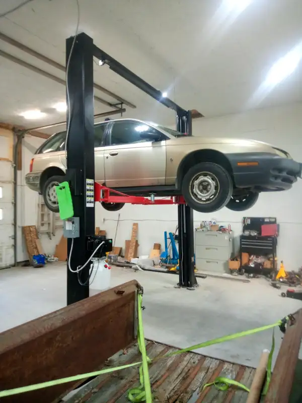 2 post car lift with best quality in Other in Portage la Prairie - Image 2