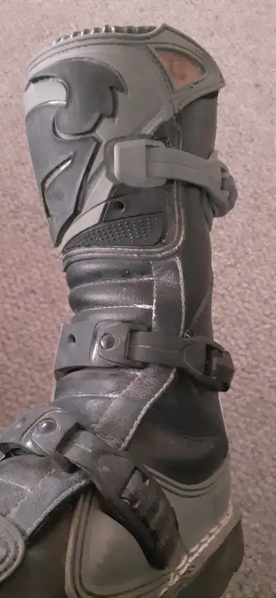 Kids Thor dirt bike boot Size 4