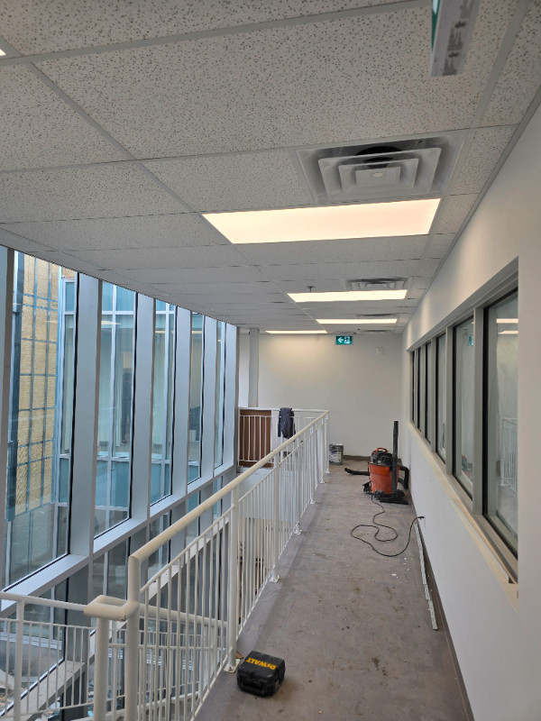 Pose de gypse/ plafond suspendu in Health and Beauty Services in West Island - Image 4