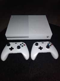 Xbox One S & 1 Controller
