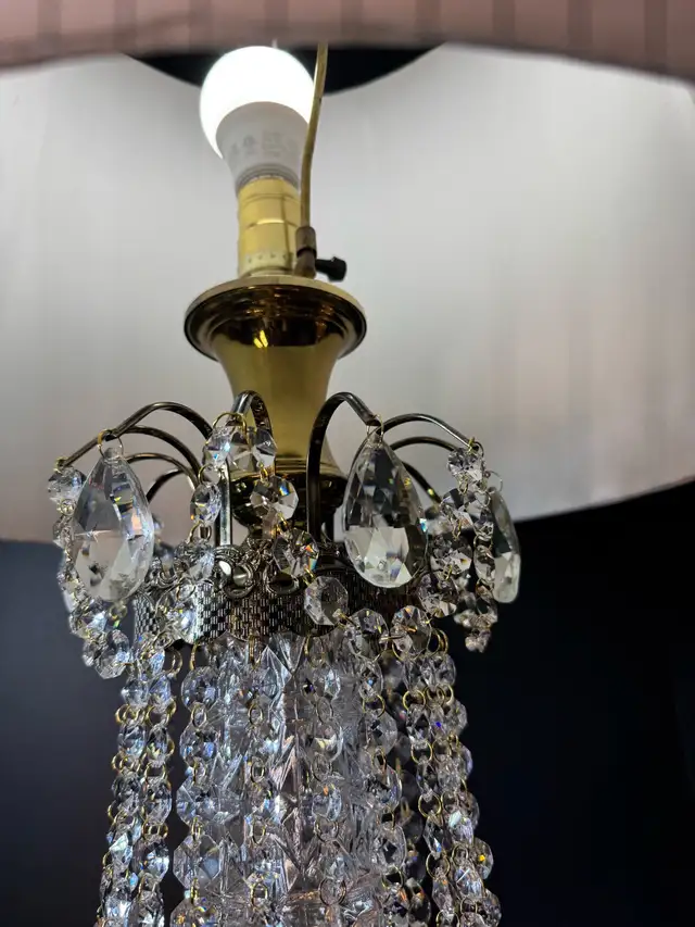 Antique Crystal Table Lamps in Indoor Lighting & Fans in City of Toronto - Image 5