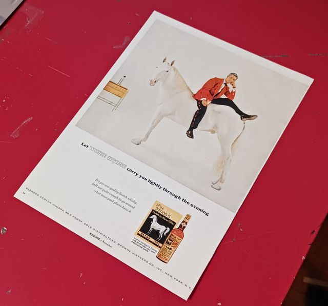 VINTAGE 1956 WHITE HORSE SCOTCH ORGINAL RETRO AD - AFFICHE 50S dans Art et objets de collection  à Ville de Montréal - Image 2