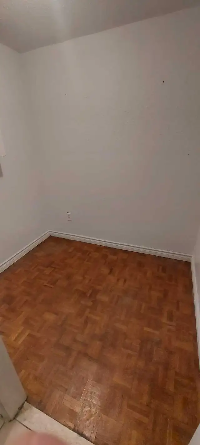 Spacious WALKOUT BASEMENT for rent in Long Term Rentals in Mississauga / Peel Region - Image 7