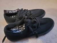 Zoo york shoes size 6