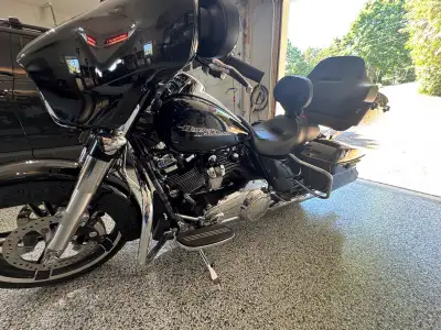 2017 Street Glide Special, Screaming Eagle.. Bike is like new condition, comes with everything shown...