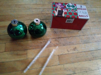 BRAND NEW SET 2 400ML GLASS CHRISTMAS COCKTAIL BALLS