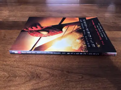 Behind the Mask of SPIDER-MAN : The secrets of the movie (2002) Foreword by STAN LEE 208 glossy page...
