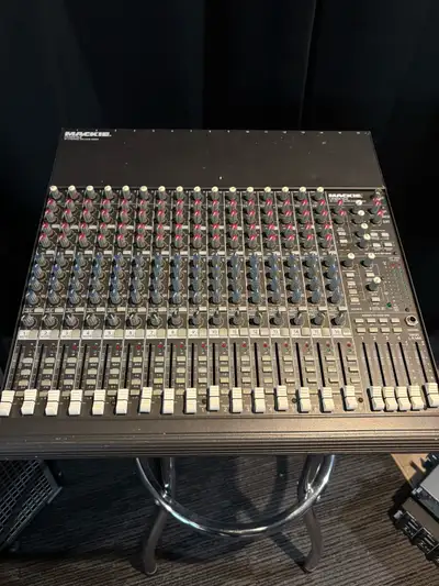 Studio gear Mackie1604-Presonus-Aphex à réparer ou pour pièces , View more