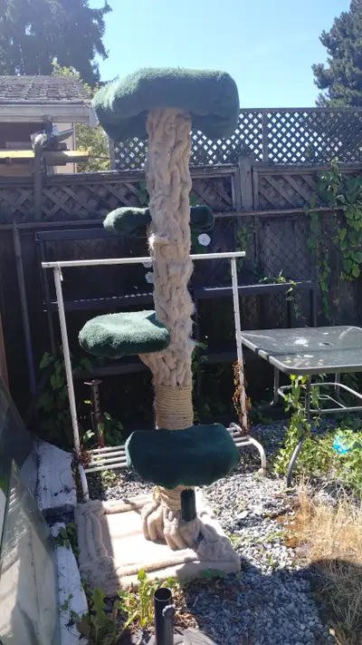 Cat Scratch Post Huge Heavy, View more