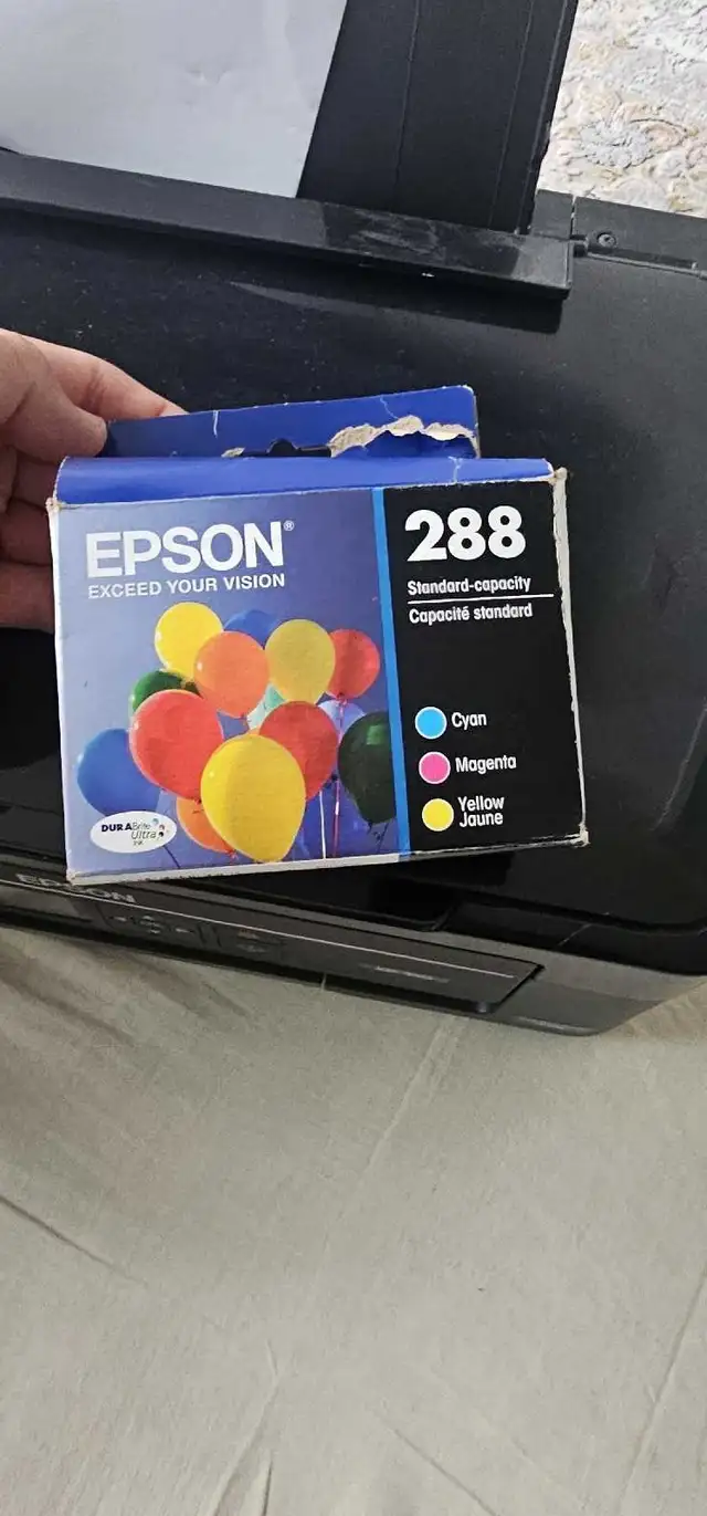 Epson Expression Home XP-330 Wireless Colour Photo Printer with in Printers, Scanners & Fax in City of Toronto - Image 9