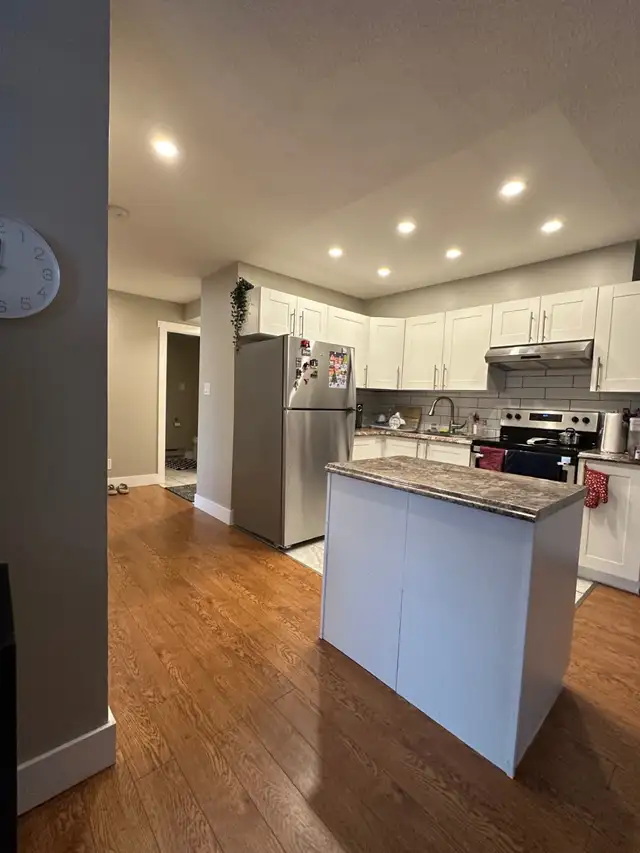 TWO BEDROOM APARTMENT ON MERIVALE ROAD OTTAWA - CENTRAL LOCATION