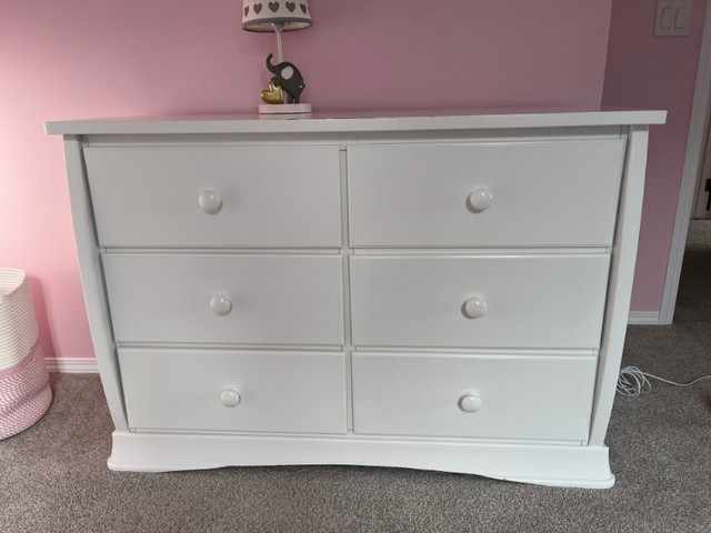 Charlie 6 Drawer Double Baby Dresser - Great Condition in Dressers & Wardrobes in Calgary