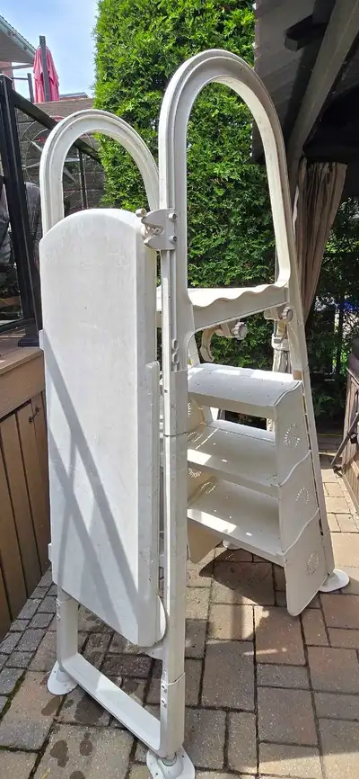 Échelle pour piscine hors terre. , View more