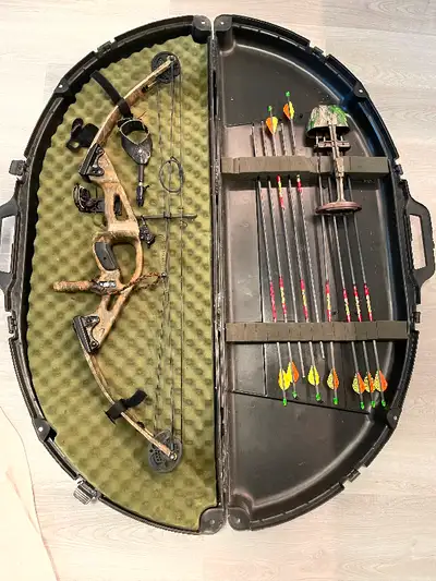 Selling my Hoyt Intruder Bow, purchased a little over a year ago but never used by myself. Draw weig...