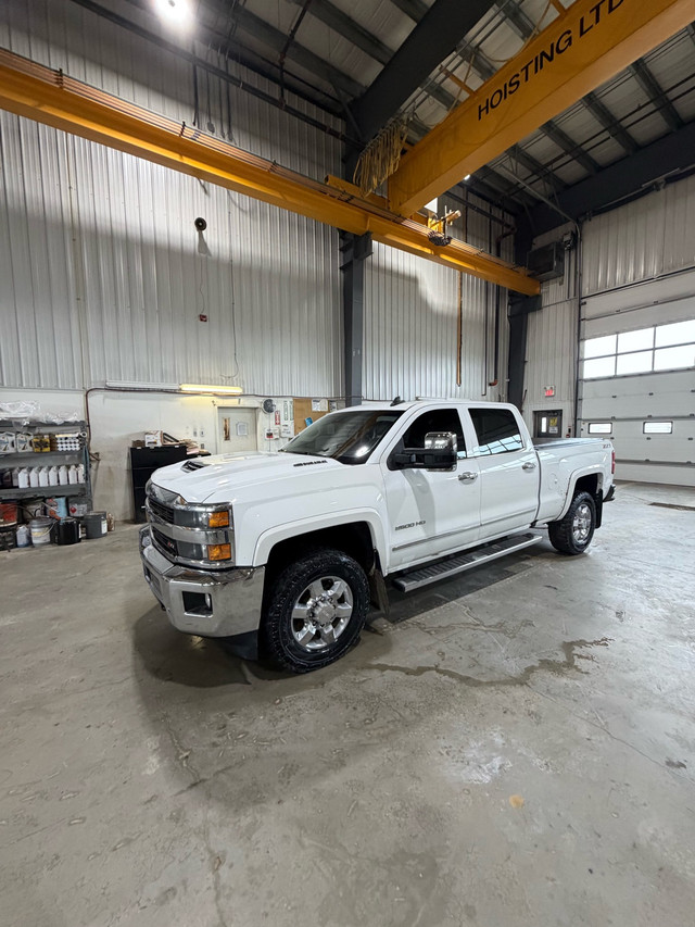 2017 Chevrolet Silverado 2500 in Cars & Trucks in Grande Prairie - Image 2