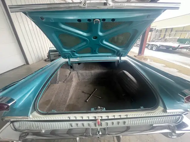 1959 Oldsmobile Super 88 in Classic Cars in Penticton - Image 11