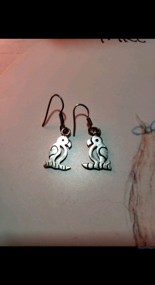 VINTAGE 925 SILVER PARROT BIRD  EARRINGS MARKED MEXICO TE-50 925 in Arts & Collectibles in Winnipeg - Image 2
