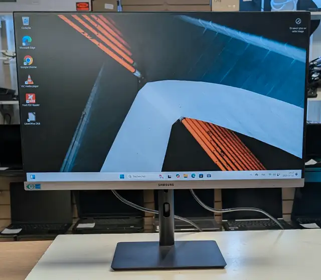 Moniteur Samsung SR650 24 pouces Full HD 1080p 75Hz HDMI DP in Monitors in Longueuil / South Shore - Image 2