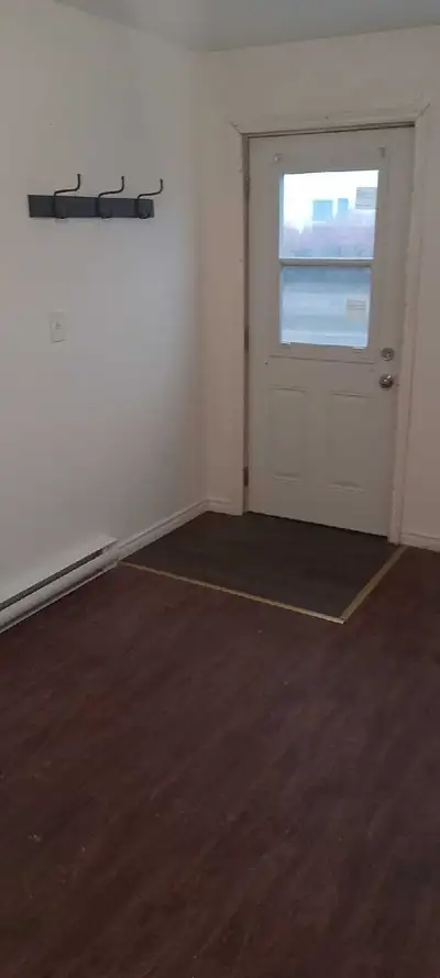 Woodville Ontario studio apartment street level