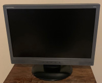 17” Compaq LCD Monitor Model W17q