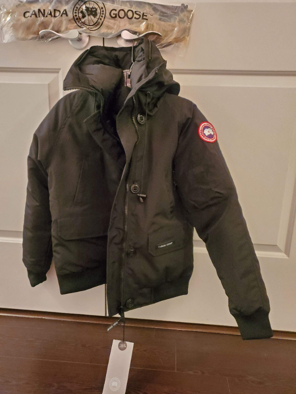 Canada Goose Fusion Jacket (Brand New | Large & XL Women) in Women's - Tops & Outerwear in City of Toronto