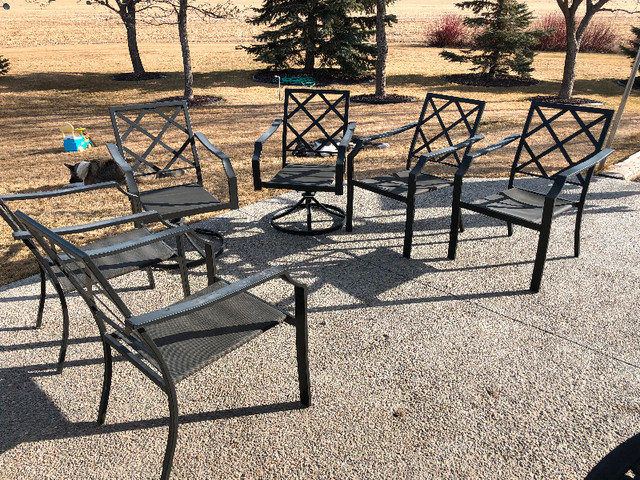 Patio Chairs with cushions in Patio & Garden Furniture in Lethbridge - Image 2
