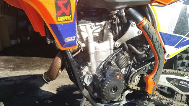 2017 KTM 350 SX-F in Dirt Bikes & Motocross in North Bay - Image 8