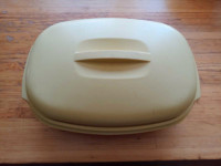 Vintage Tupperware brand microwave steamer