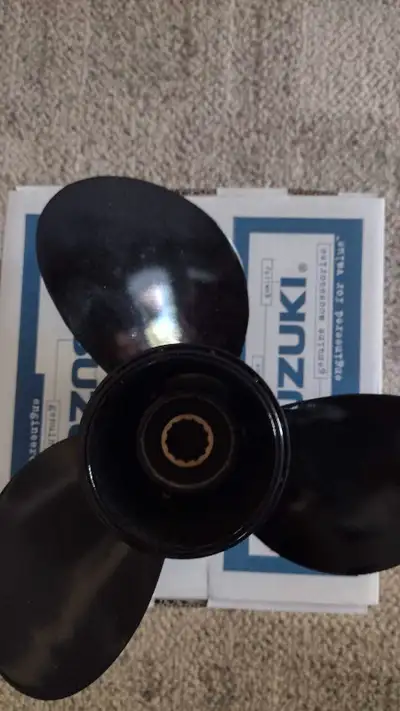 New 11.5 X13 prop. Fits DF40A and DF50A and DF 60A. Also fits some DT 2 strokes. Also fits some Toha...