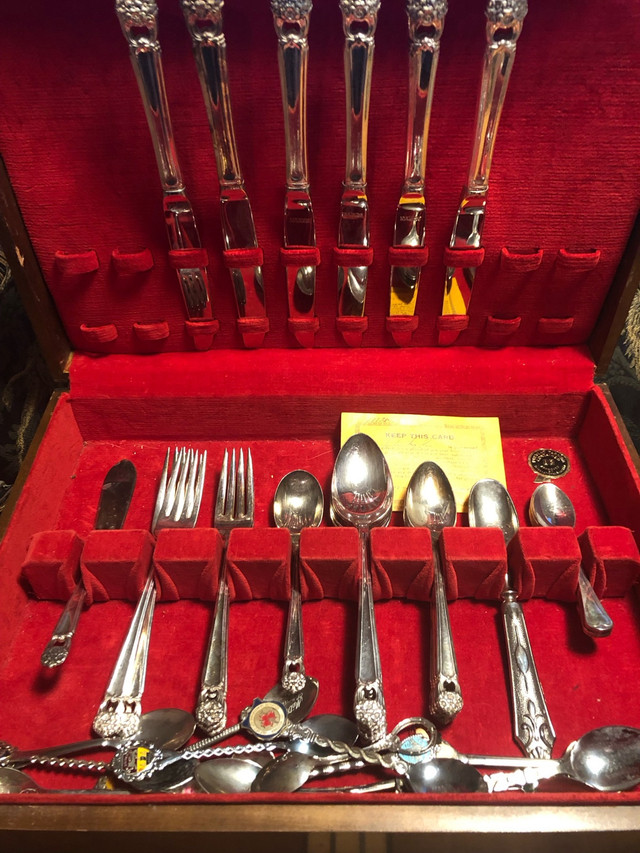 Vintage Rogers Silverware Eternally Yours from 1941 in Arts & Collectibles in Kawartha Lakes