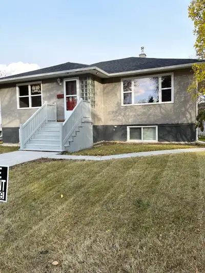 3 Bedroom Main floor house