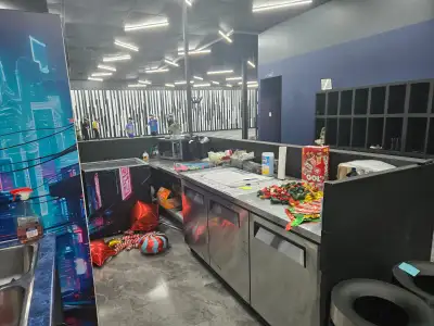 Affordable Shared Commercial Space Opportunity Another World VR Arena is offering shared commercial...